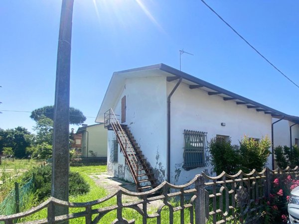 casa indipendente in vendita a Cervia