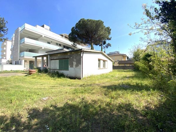 casa indipendente in vendita a Cervia in zona Milano Marittima