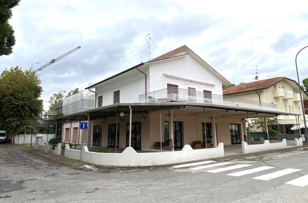 casa indipendente in vendita a Cervia