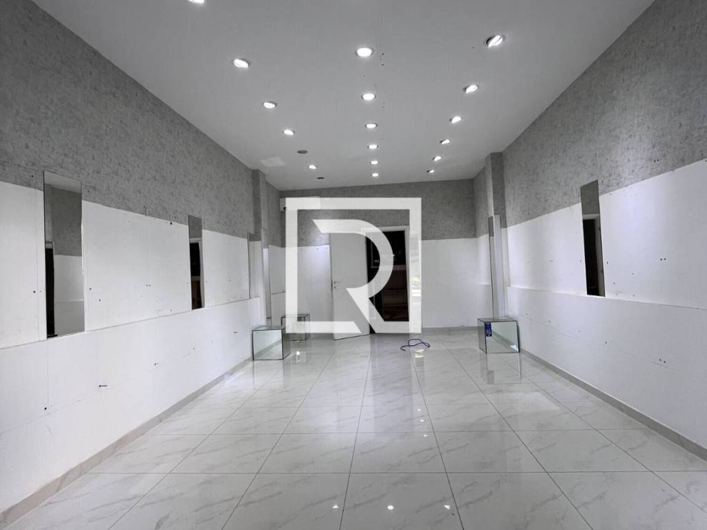 negozio in vendita a Cervia in zona Milano Marittima