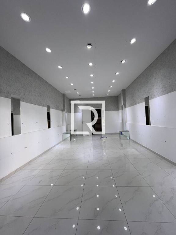 negozio in vendita a Cervia in zona Milano Marittima