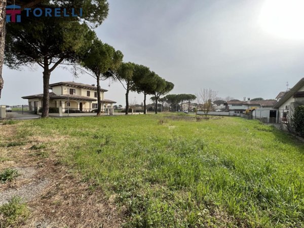 negozio in vendita a Cervia in zona Pisignano