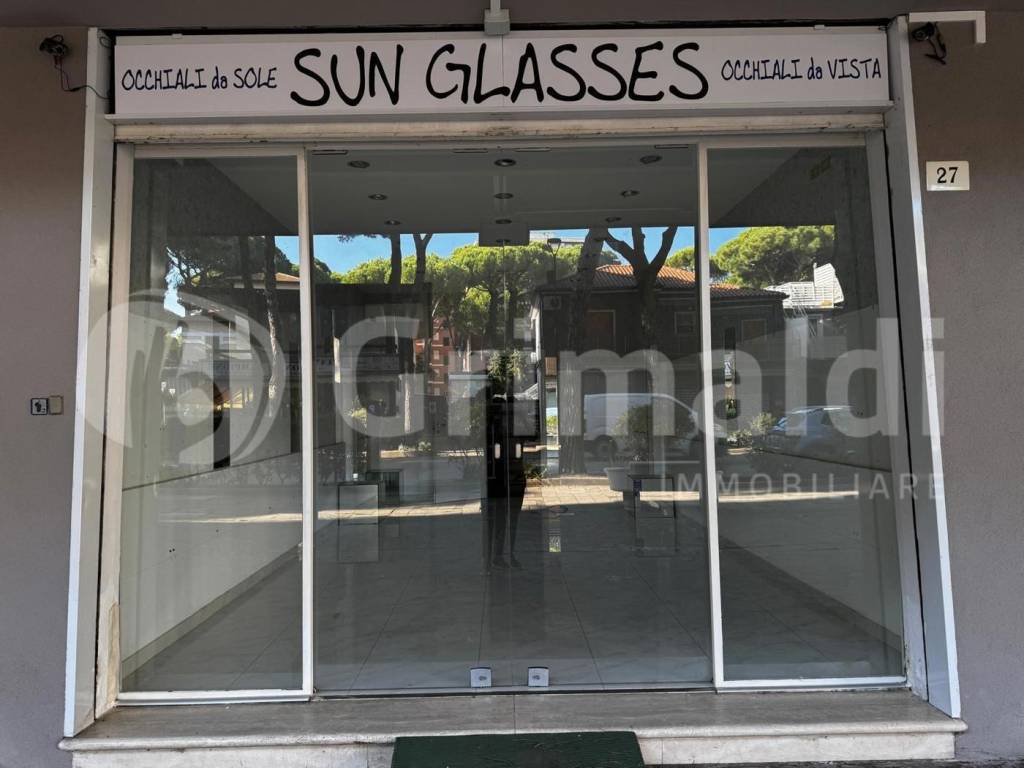 negozio in vendita a Cervia in zona Milano Marittima