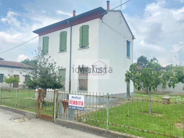 casa indipendente in vendita a Cervia in zona Montaletto