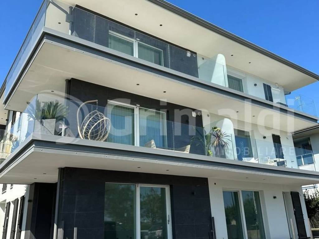 appartamento in vendita a Cervia in zona Milano Marittima