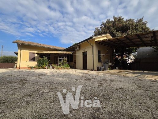 casa indipendente in vendita a Cervia in zona Montaletto
