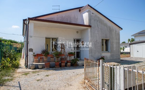 casa indipendente in vendita a Cervia in zona Milano Marittima