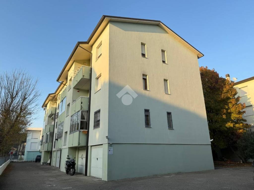 appartamento in vendita a Cervia in zona Pinarella