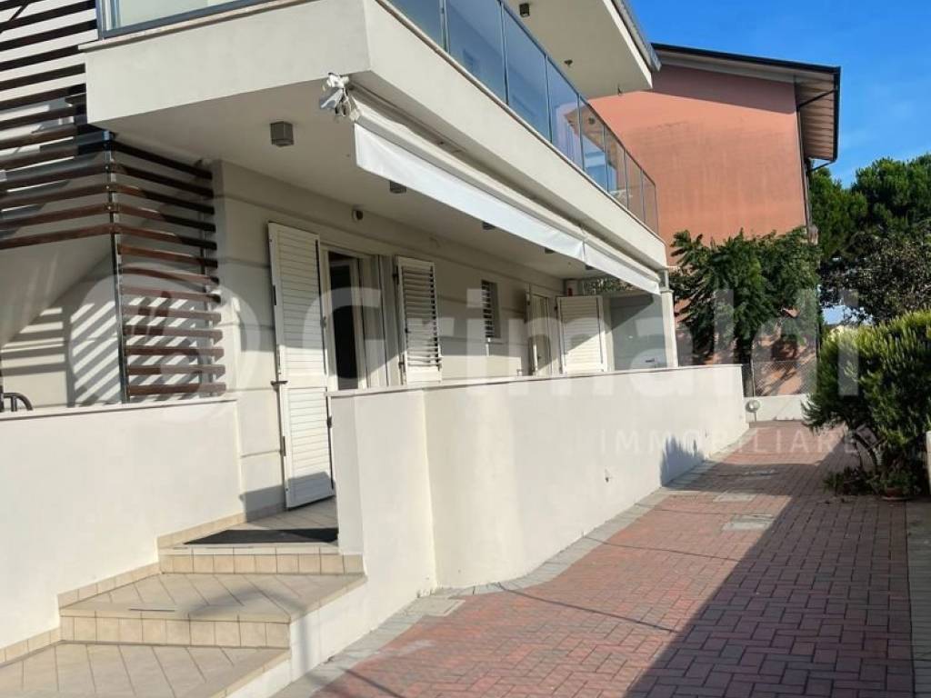 appartamento in vendita a Cervia in zona Pinarella