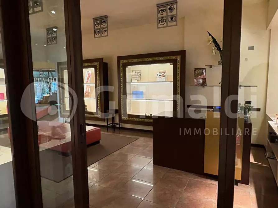 negozio in vendita a Cervia in zona Milano Marittima