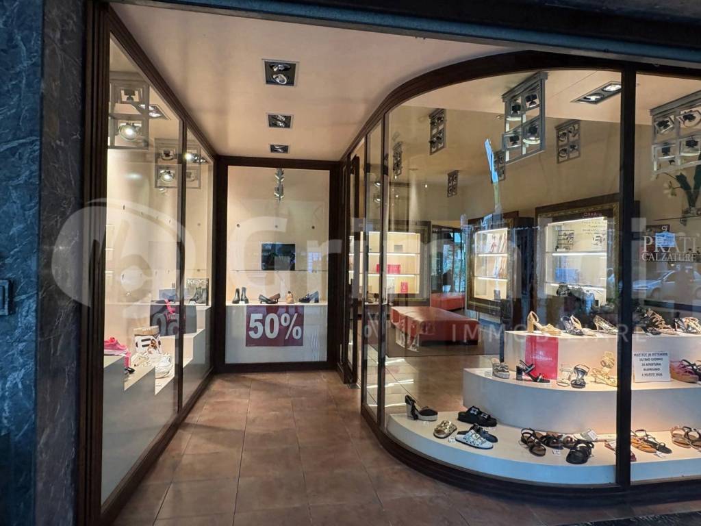 negozio in vendita a Cervia in zona Milano Marittima