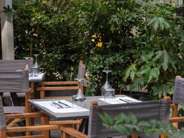 negozio in vendita a Cervia in zona Milano Marittima