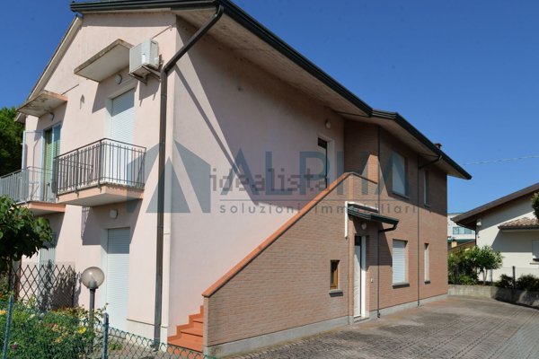 casa indipendente in vendita a Cervia in zona Montaletto