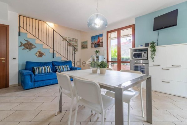 casa indipendente in vendita a Cervia in zona Pinarella