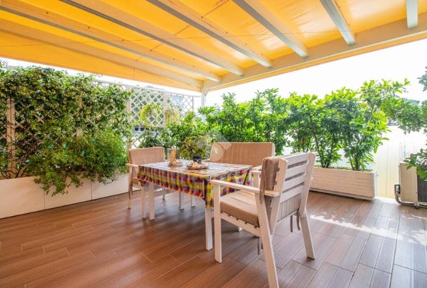 ufficio in vendita a Cervia in zona Pinarella