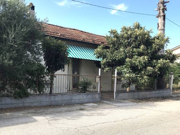 casa indipendente in vendita a Cervia in zona Montaletto