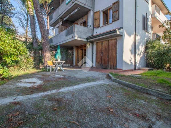 casa indipendente in vendita a Cervia in zona Pinarella