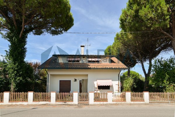 casa indipendente in vendita a Cervia in zona Villa Inferno