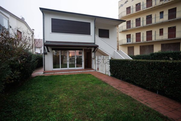 casa indipendente in vendita a Cervia in zona Milano Marittima