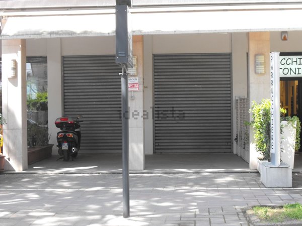 negozio in vendita a Cervia