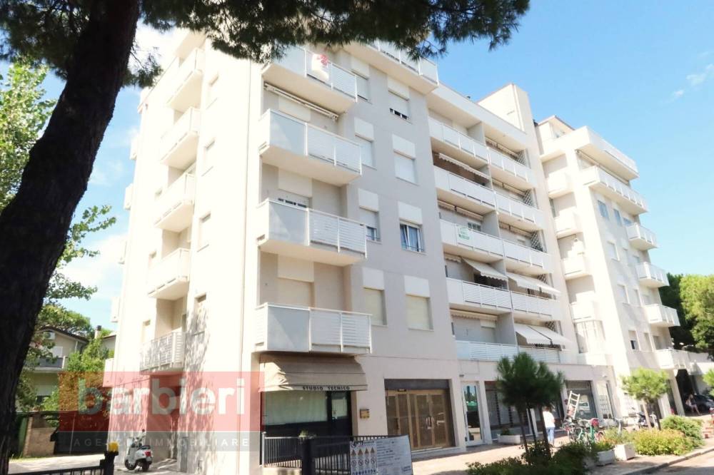 ufficio in vendita a Cervia in zona Milano Marittima