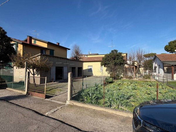casa indipendente in vendita a Cervia in zona Villa Inferno