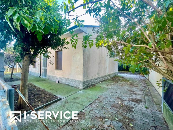casa indipendente in vendita a Cervia in zona Milano Marittima