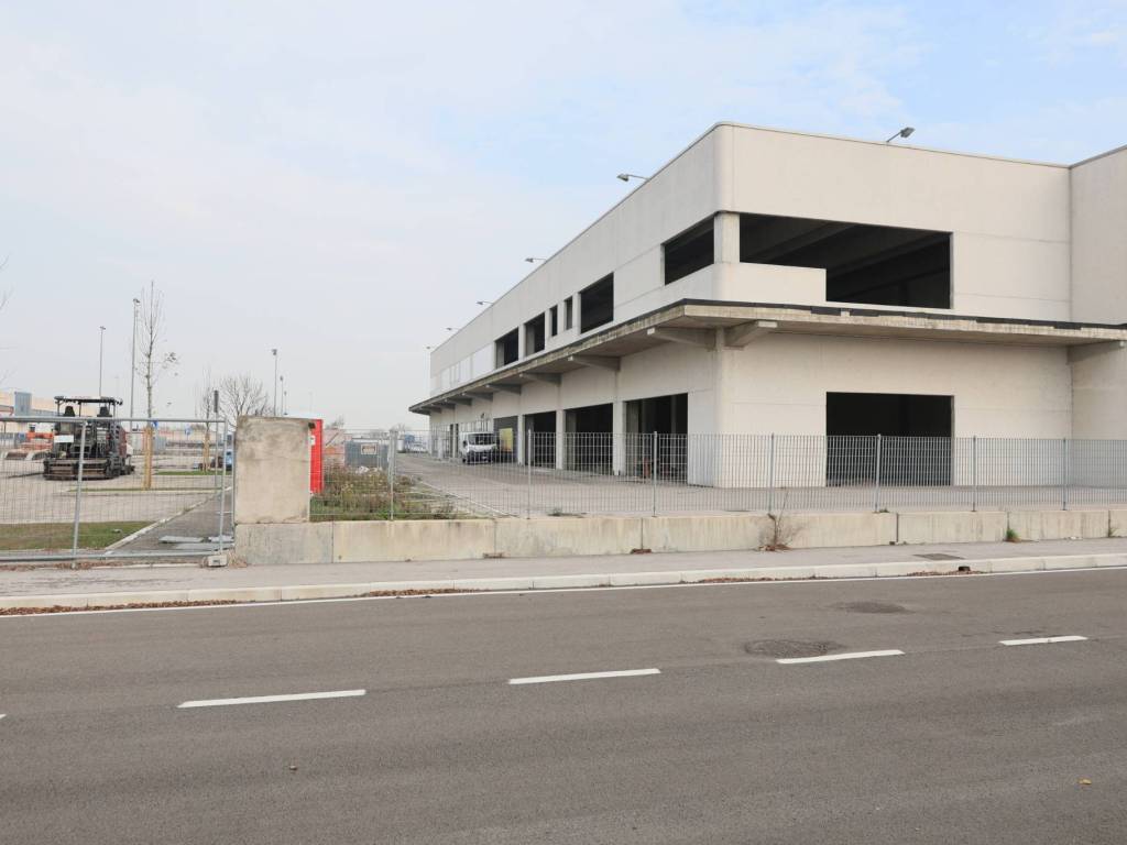 capannone in vendita a Cervia in zona Montaletto