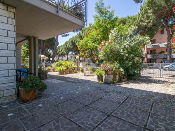casa indipendente in vendita a Cervia in zona Pinarella