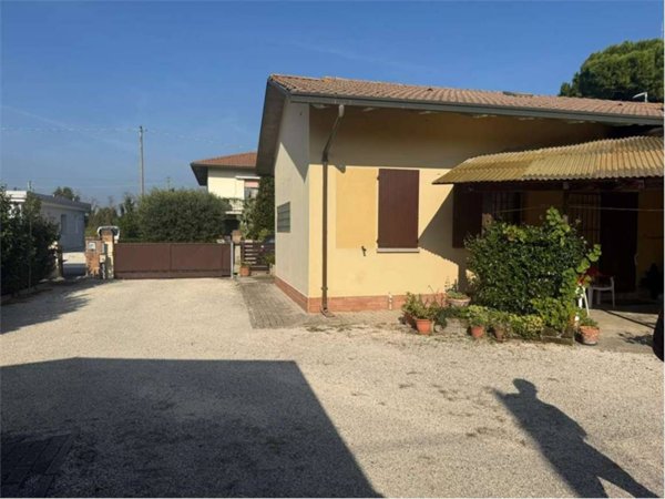 casa indipendente in vendita a Cervia in zona Villa Inferno