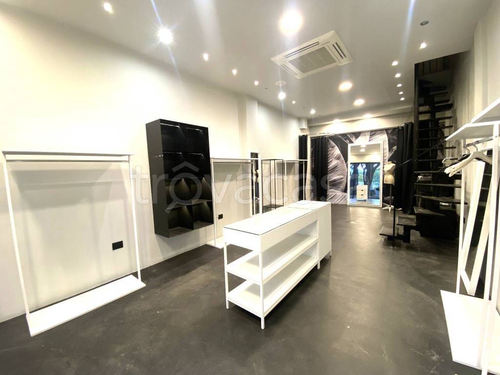 negozio in vendita a Cervia in zona Milano Marittima