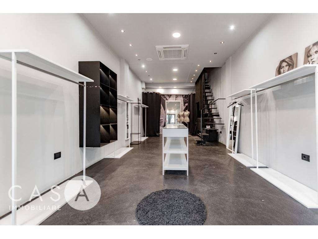 negozio in vendita a Cervia in zona Milano Marittima