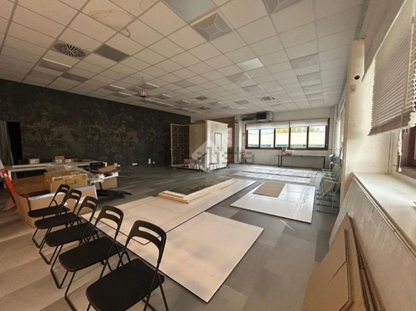 ufficio in vendita a Cervia in zona Montaletto