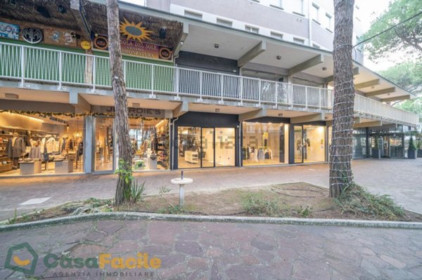 negozio in vendita a Cervia in zona Milano Marittima