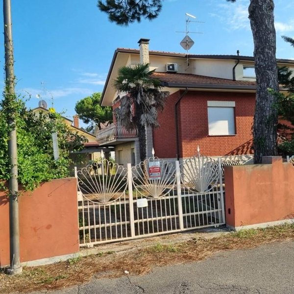 casa indipendente in vendita a Cervia
