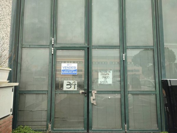 locale commerciale in vendita a Cervia