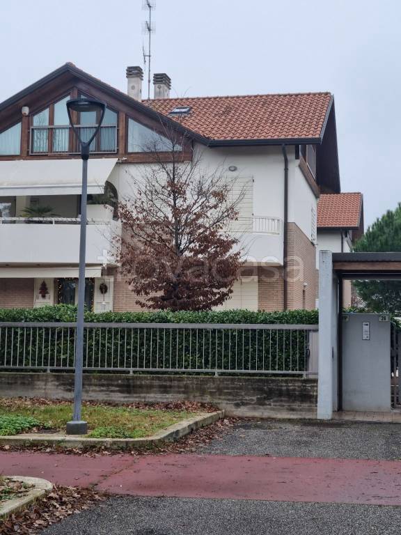 casa indipendente in vendita a Cervia in zona Milano Marittima