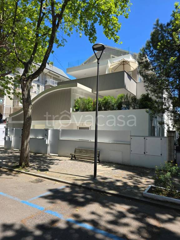 appartamento in vendita a Cervia in zona Milano Marittima
