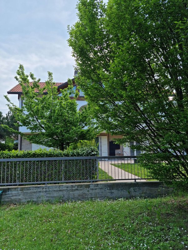 casa indipendente in vendita a Cervia