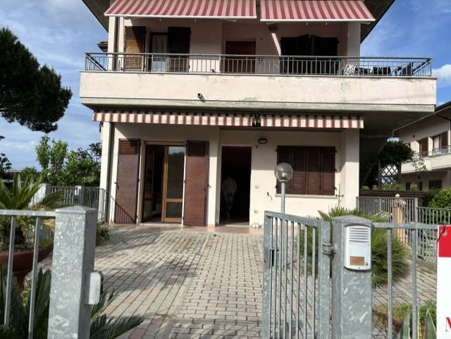 appartamento in vendita a Cervia in zona Pinarella