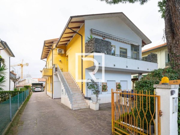 appartamento in vendita a Cervia in zona Pinarella