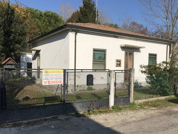 casa indipendente in vendita a Cervia in zona Montaletto