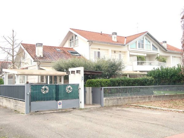 casa indipendente in vendita a Cervia