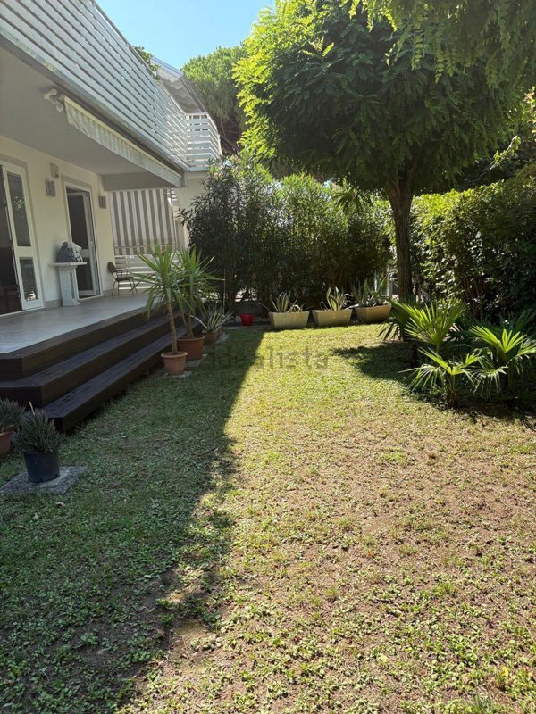 appartamento in vendita a Cervia in zona Pinarella