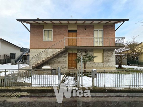 casa indipendente in vendita a Cervia