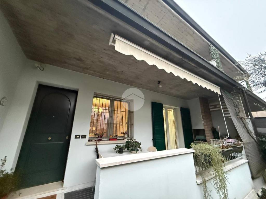 casa indipendente in vendita a Cervia in zona Pinarella