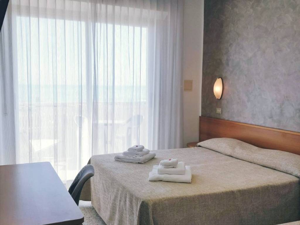 negozio in vendita a Cervia in zona Milano Marittima