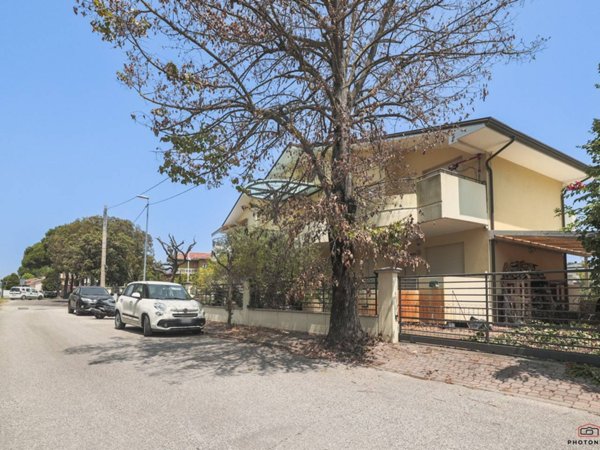 appartamento in vendita a Cervia in zona Milano Marittima