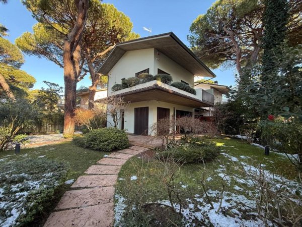 casa indipendente in vendita a Cervia in zona Milano Marittima