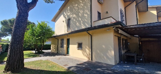 casa indipendente in vendita a Cervia